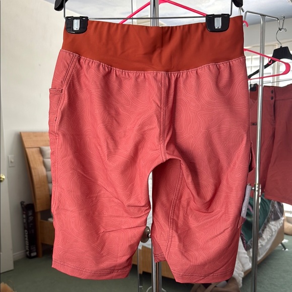 Shredly Rust Topographic Cargo Bike Shorts - Picture 7 of 9